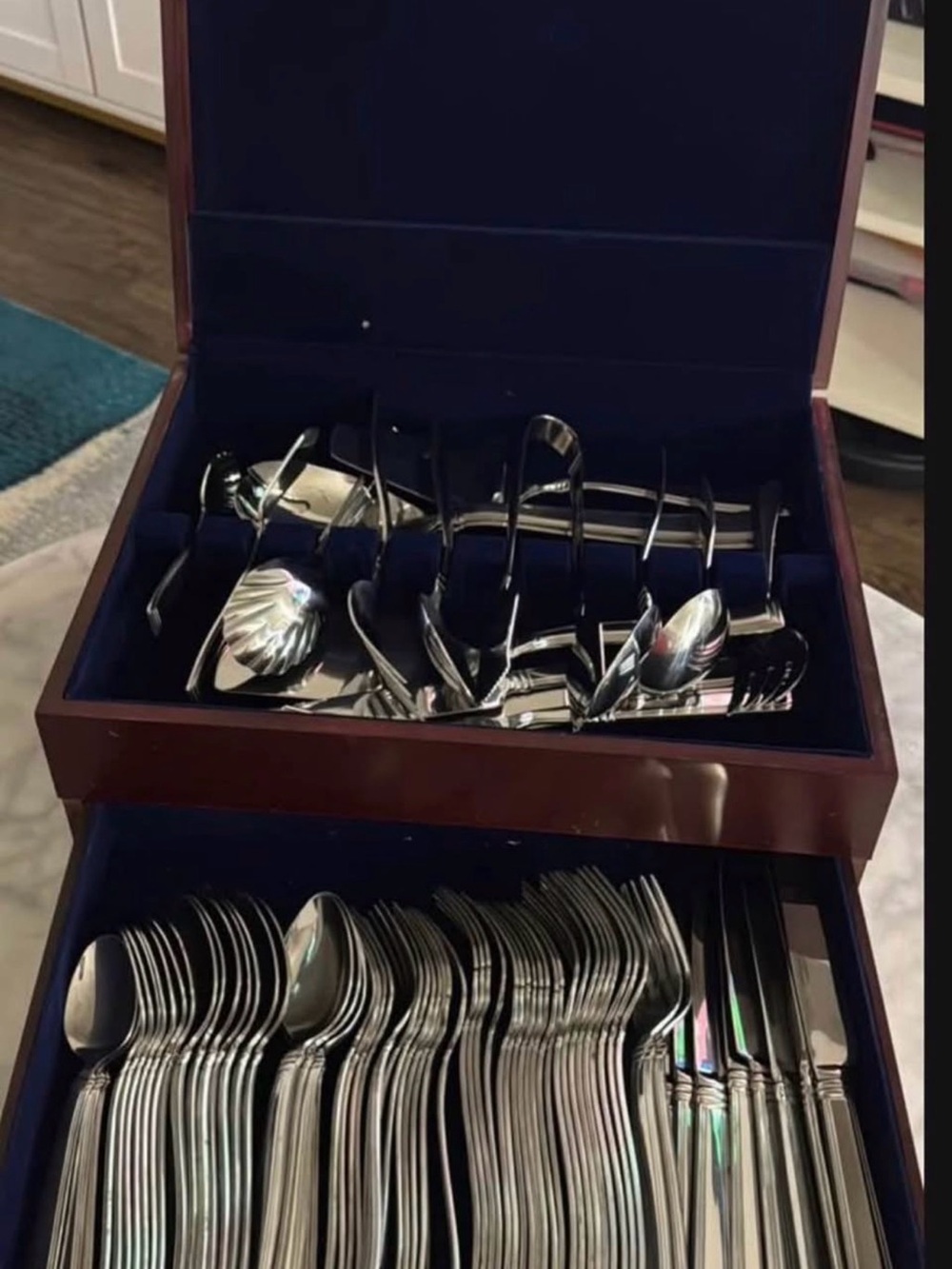 Hampton Stainless Steel Silverware Flatware Set w/ Storage Box 100+ Pieces
